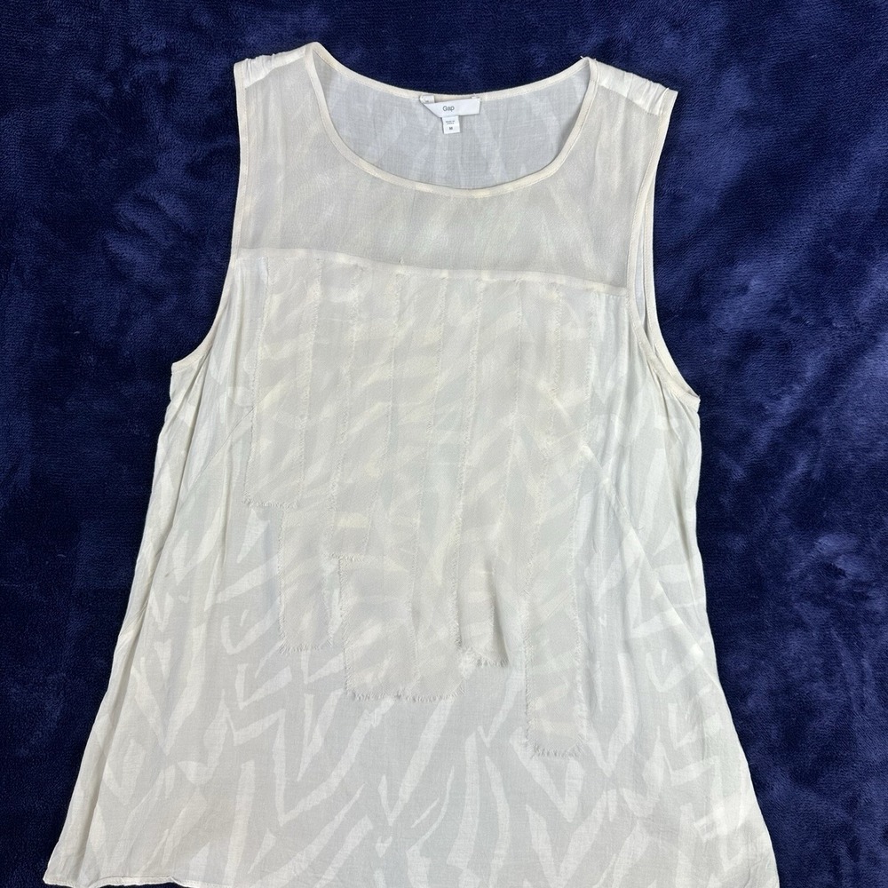 Gap Womens M Off White Top Blouse‎ Sleeveless Ruffle Pattern Pullover